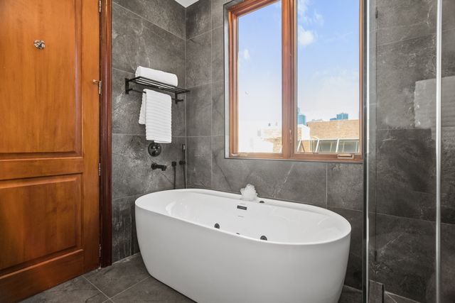 1152 W Fulton Market 4A, Chicago, IL 60607