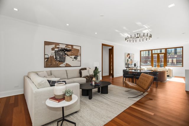 1152 W Fulton Market 4A, Chicago, IL 60607