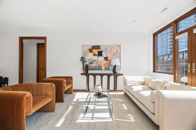 1152 W Fulton Market 4A, Chicago, IL 60607