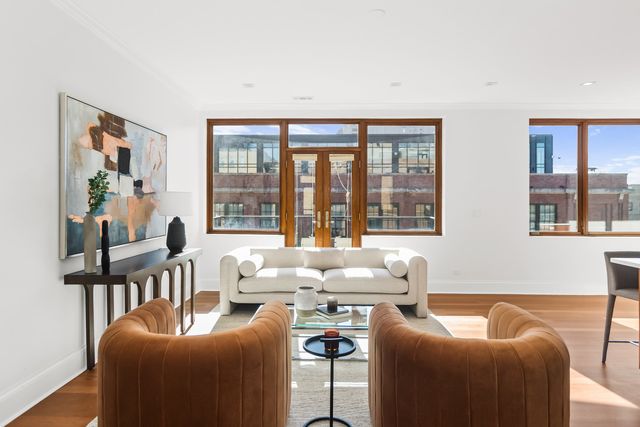 1152 W Fulton Market 4A, Chicago, IL 60607