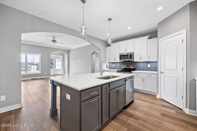 116 Wooded Glen Dr, Mt Washington, KY 40047