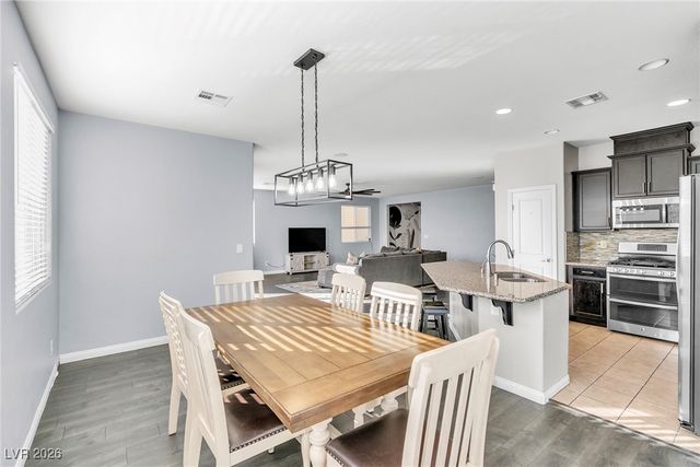 6883 Merril Summit Court, Las Vegas, NV 89142