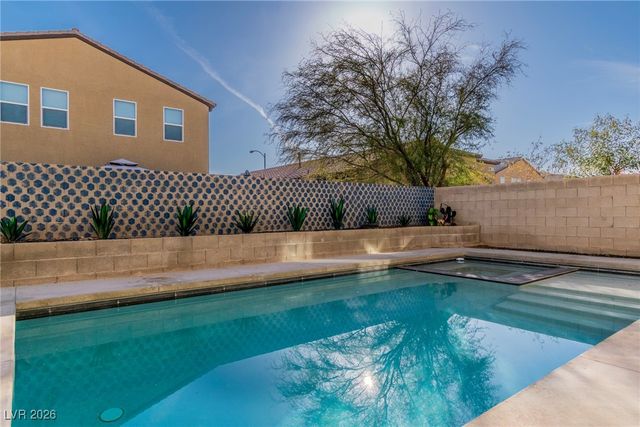 6883 Merril Summit Court, Las Vegas, NV 89142