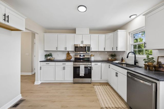1200 Forest Green Drive, Chattanooga, TN 37412