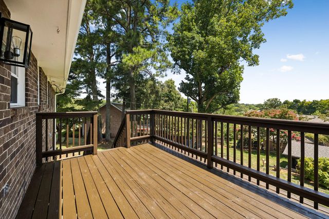1200 Forest Green Drive, Chattanooga, TN 37412