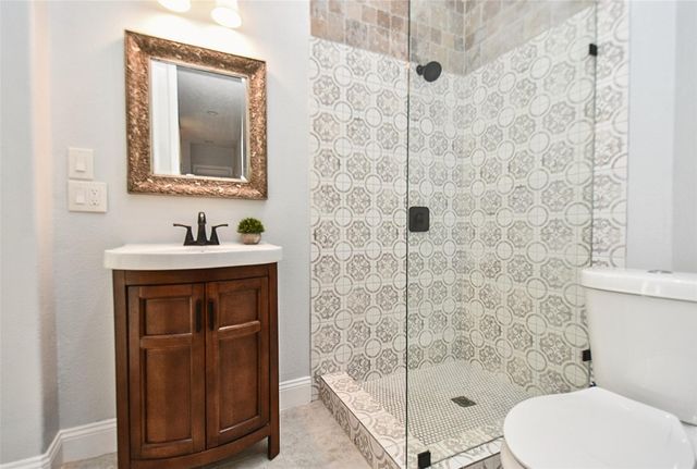 8912 Forest Lake Drive, Montgomery, TX 77316