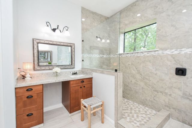 8912 Forest Lake Drive, Montgomery, TX 77316