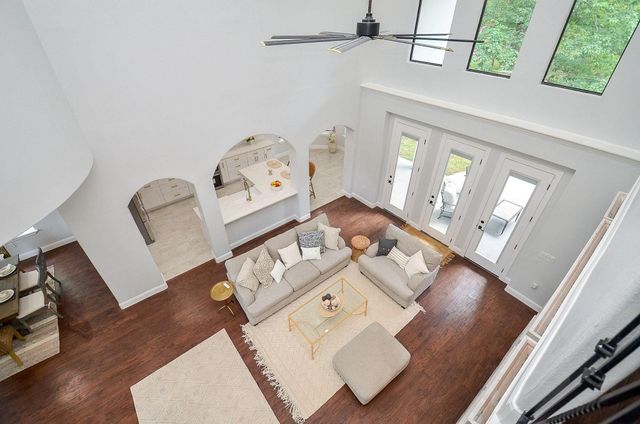8912 Forest Lake Drive, Montgomery, TX 77316