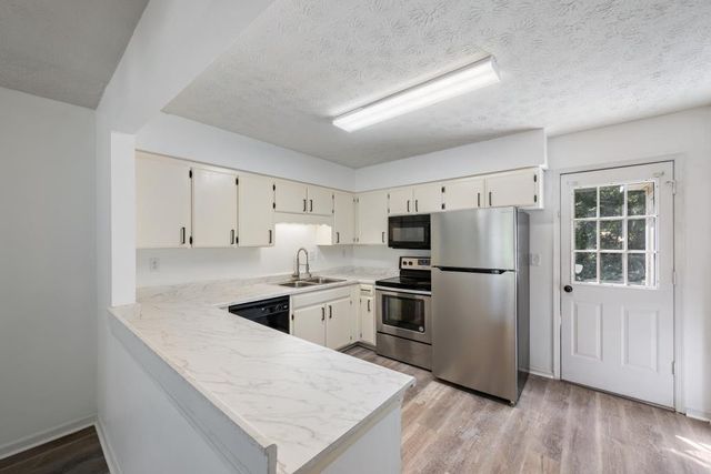 733 Lake Terrace Dr, Nashville, TN 37217