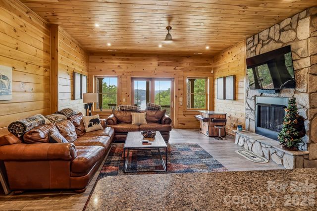 286 Holmstead Drive, Lake Lure, NC 28746