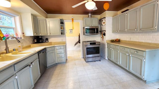 894 Hillcrest St, Placerville, CA 95667