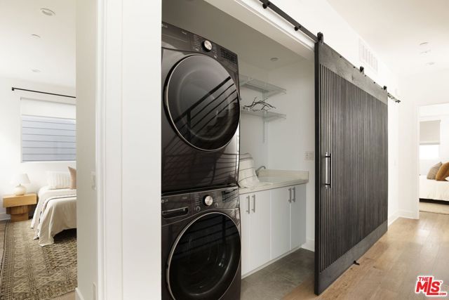 857 Hyperion Avenue, Los Angeles, CA 90029