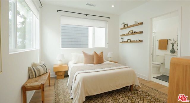 857 Hyperion Avenue, Los Angeles, CA 90029