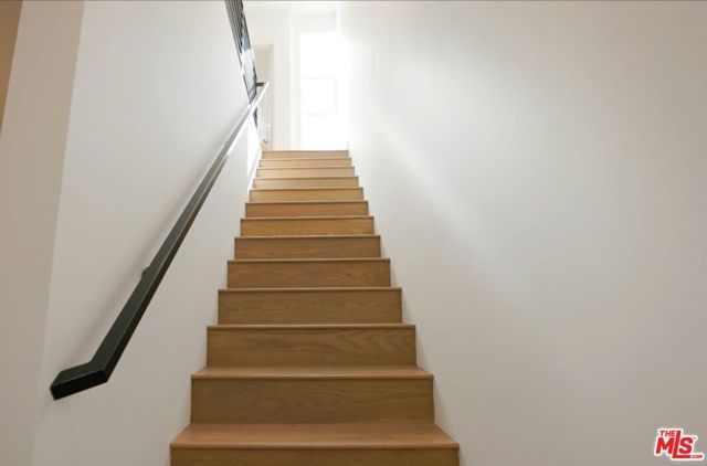 857 Hyperion Avenue, Los Angeles, CA 90029