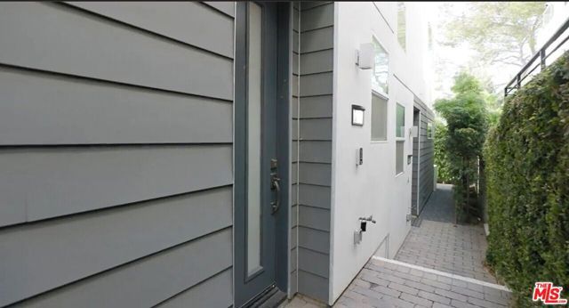 857 Hyperion Avenue, Los Angeles, CA 90029