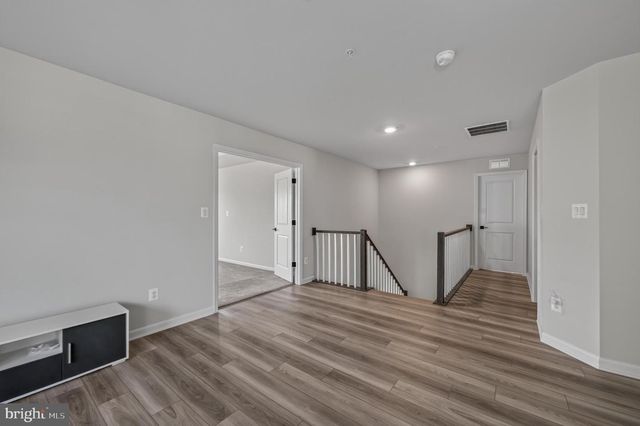 1124 MILLER FARM DR, Brunswick, MD 21716