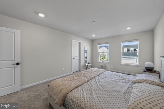 1124 MILLER FARM DR, Brunswick, MD 21716