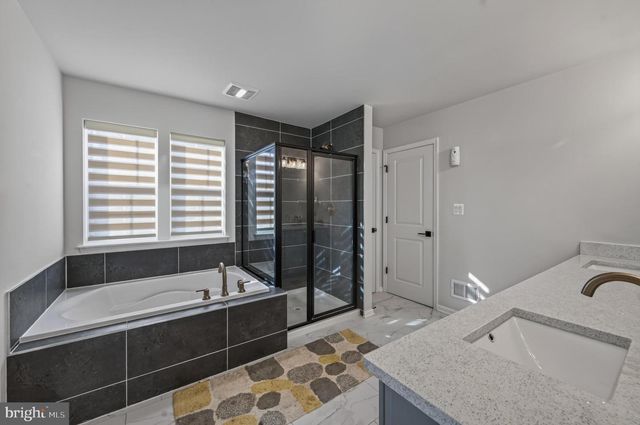 1124 MILLER FARM DR, Brunswick, MD 21716