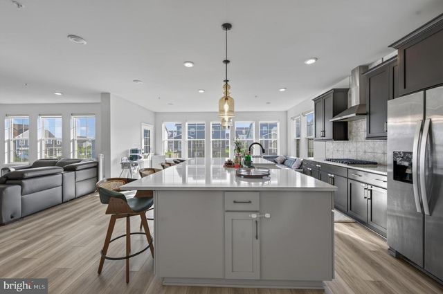 1124 MILLER FARM DR, Brunswick, MD 21716