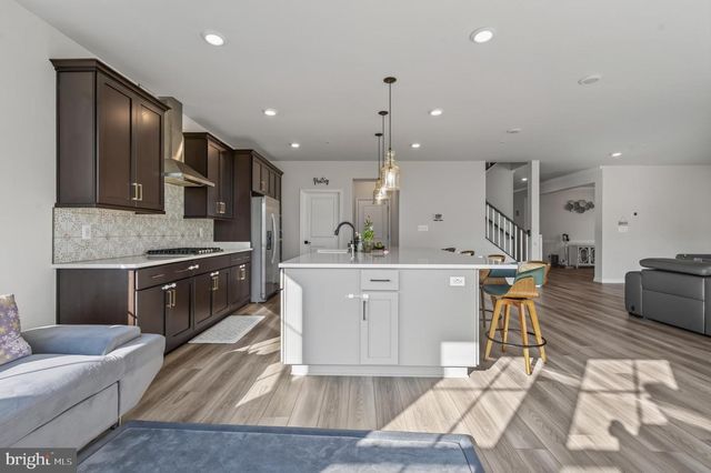 1124 MILLER FARM DR, Brunswick, MD 21716
