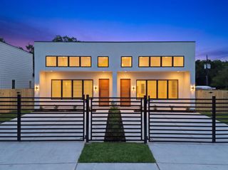 8203 Calhoun Street A/B, Houston, TX 77033