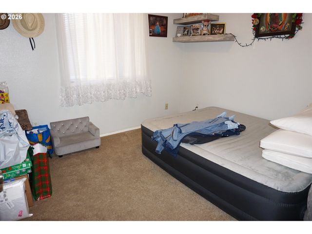 11910 Ne 32ND Way, Vancouver, WA 98682