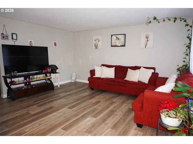 11910 Ne 32ND Way, Vancouver, WA 98682