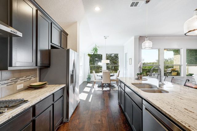 960 Blue Ridge DR, Dripping Springs, TX 78620