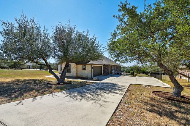 960 Blue Ridge DR, Dripping Springs, TX 78620