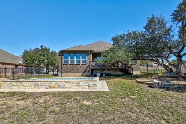 960 Blue Ridge DR, Dripping Springs, TX 78620