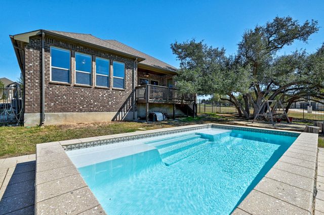 960 Blue Ridge DR, Dripping Springs, TX 78620