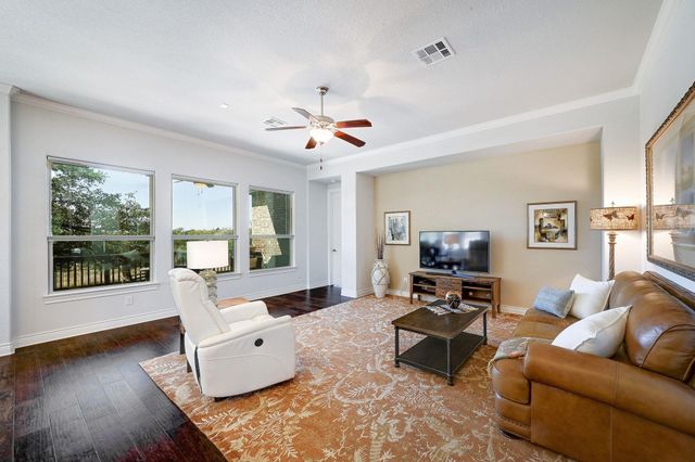 960 Blue Ridge DR, Dripping Springs, TX 78620