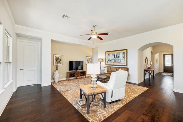 960 Blue Ridge DR, Dripping Springs, TX 78620