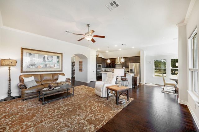 960 Blue Ridge DR, Dripping Springs, TX 78620