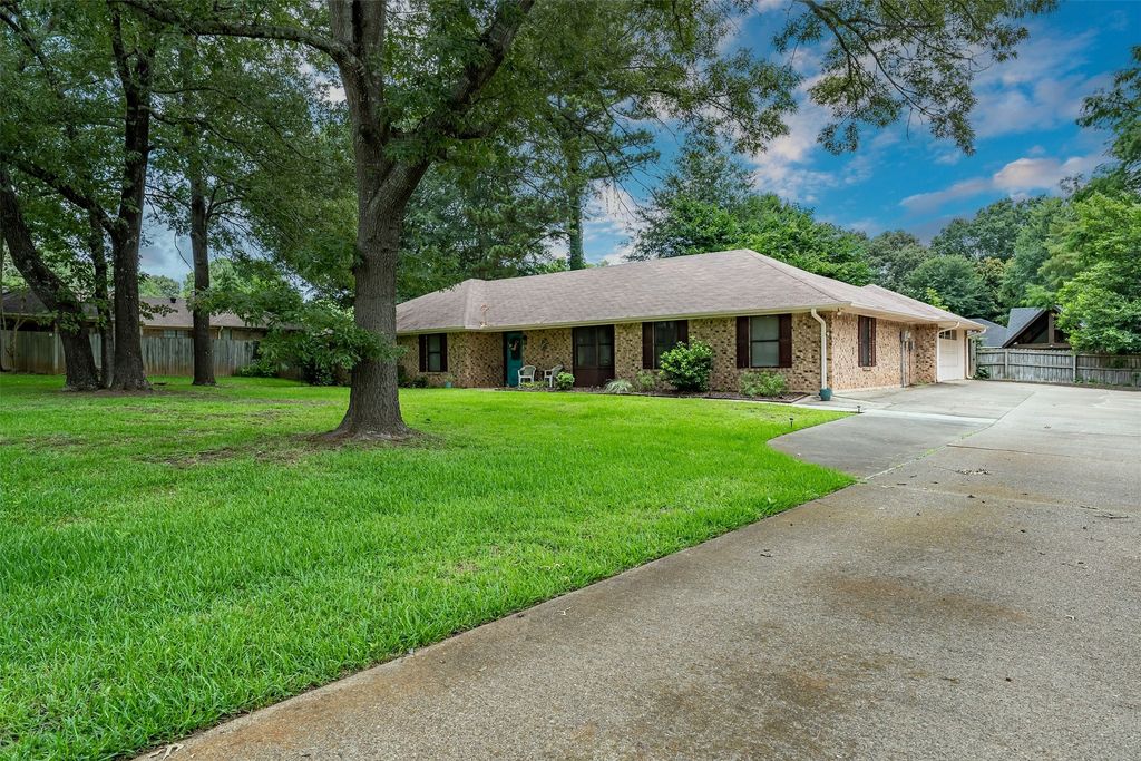 354 Royal Circle, Whitehouse, TX 75791