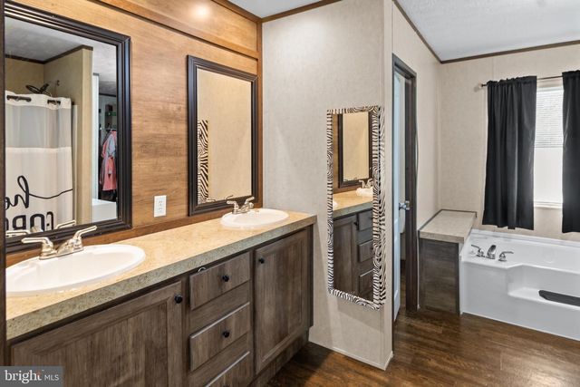 353 PLUNK TOWN RD, Montross, VA 22520