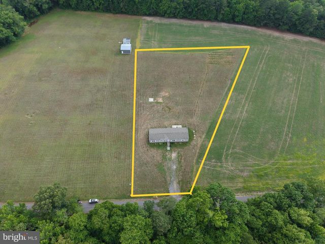 353 PLUNK TOWN RD, Montross, VA 22520