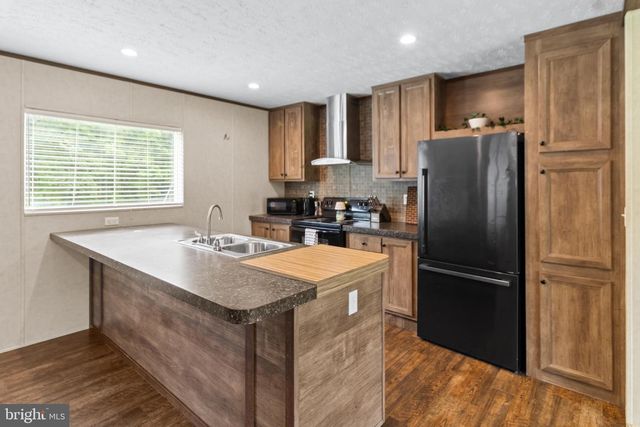 353 PLUNK TOWN RD, Montross, VA 22520