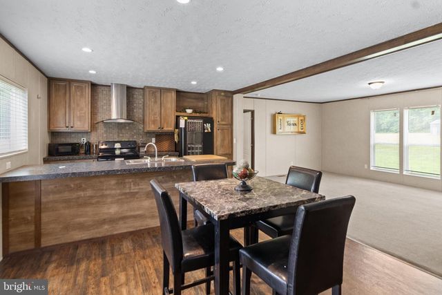 353 PLUNK TOWN RD, Montross, VA 22520