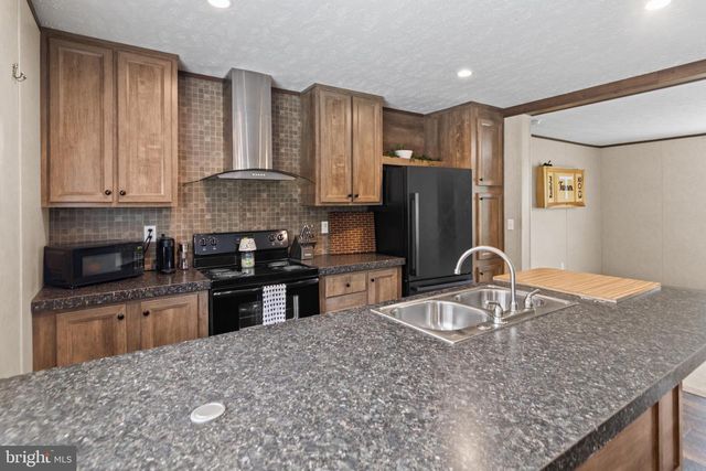 353 PLUNK TOWN RD, Montross, VA 22520