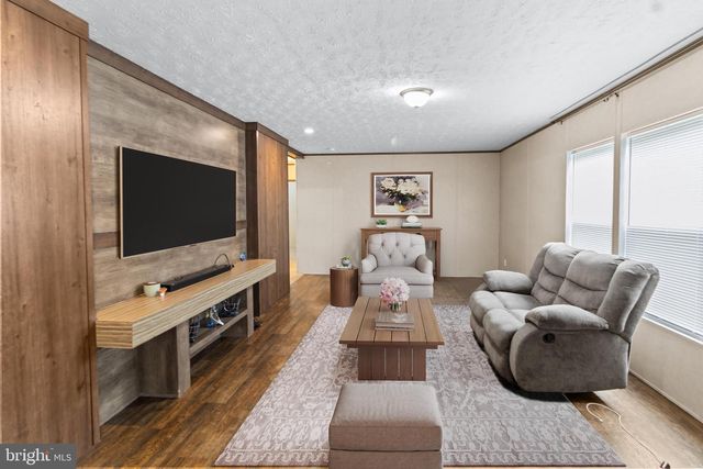 353 PLUNK TOWN RD, Montross, VA 22520