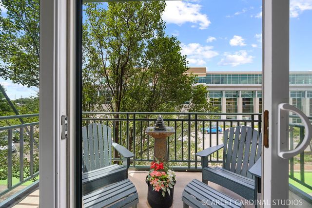140 S River Street 204, Aurora, IL 60506