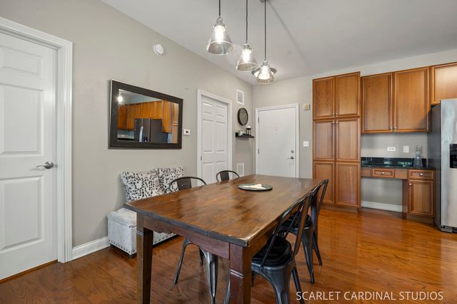 140 S River Street 204, Aurora, IL 60506