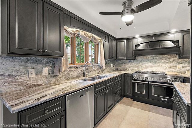 1360 Michigan Boulevard, Lincoln Park, MI 48146
