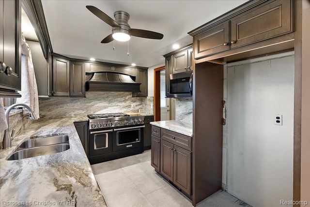 1360 Michigan Boulevard, Lincoln Park, MI 48146