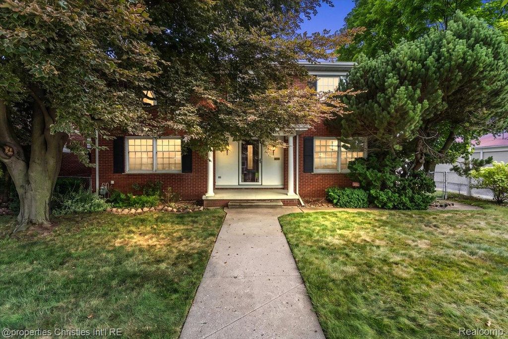 1360 Michigan Boulevard, Lincoln Park, MI 48146