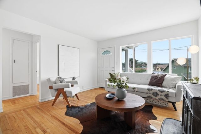 131 Pacific Avenue, Pacifica, CA 94044