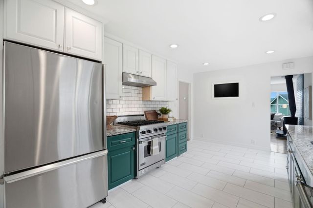 131 Pacific Avenue, Pacifica, CA 94044