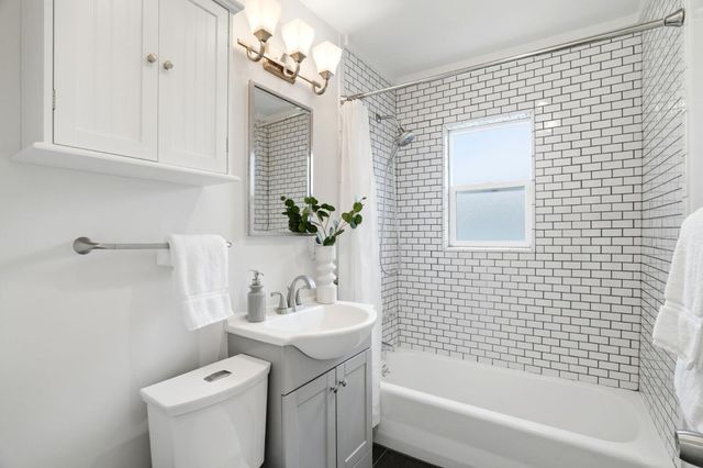 131 Pacific Avenue, Pacifica, CA 94044