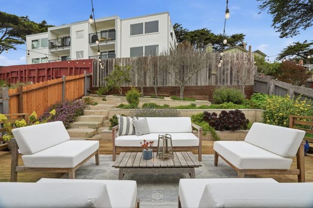 131 Pacific Avenue, Pacifica, CA 94044